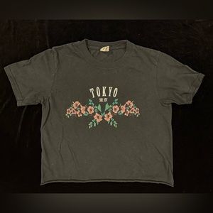 urban outfitters cropped black tokyo t shirt